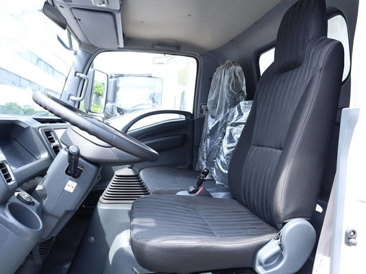 M100 রেফ্রিজারেটেড ট্রাক QINGLING খাদ্যের জন্য মাংস মাছ পরিবহন ফ্রিজার ক্যারিয়ার সিটিম্যাক্স 500+ রেফ্রিজারেশন ইউনিট