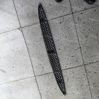 988025 GRILLE-LOWER-TK BLACK,SP থার্মো কিং T-600M, T-800M, T-1000M, T-680Pro, T-880Pro, T-1080Pro এর নীচের কভার